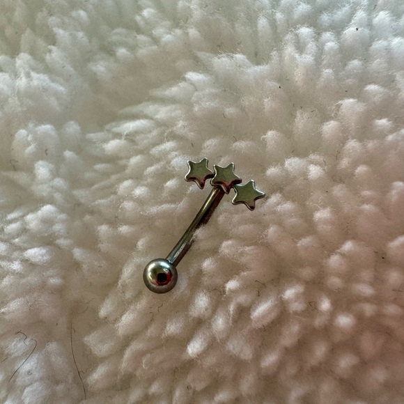 Triple Star Curved Barbell. 16g. - Picture 6 of 8